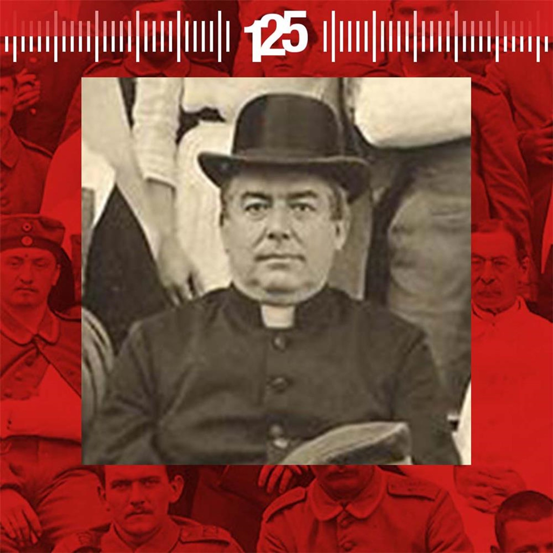 Ein Mann in schwarzer Kleidung und Hut, vermutlich ein Priester, sitzt im Vordergrund. Der Hintergrund zeigt verschwommene historische Figuren.