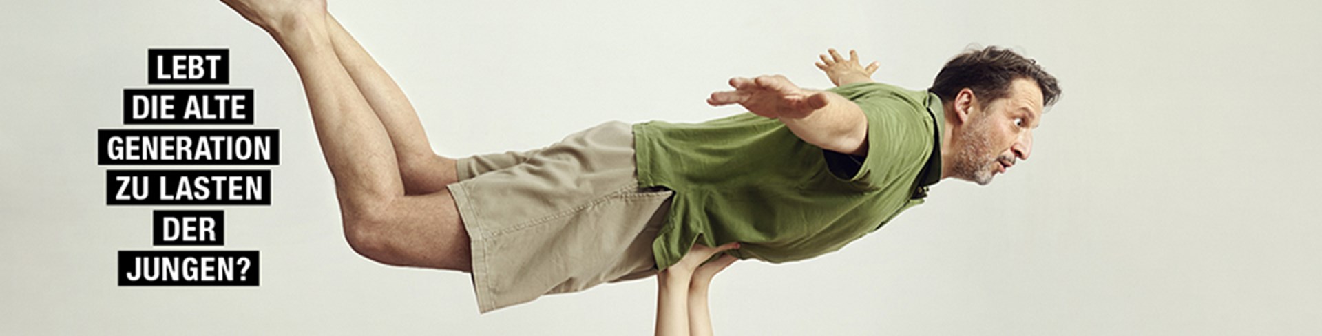 Mann in Fliegerposition