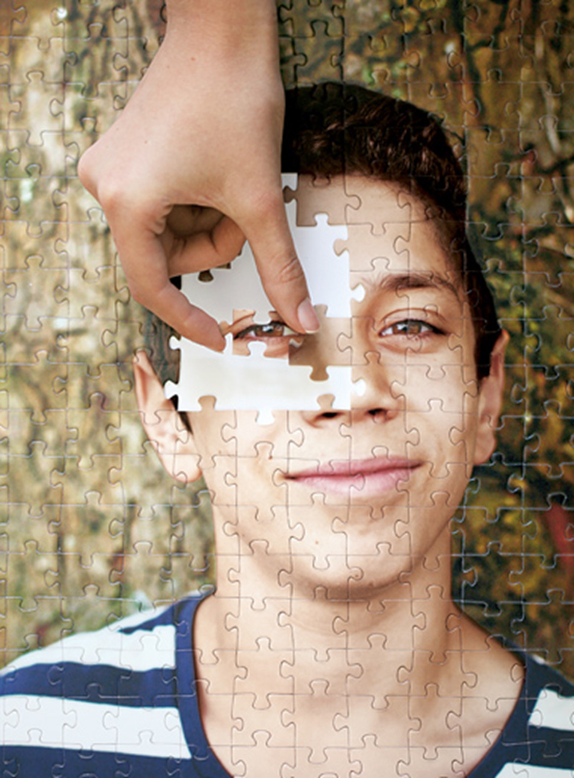 Junger Mann als Puzzle
