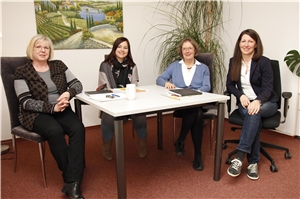 Das Team der nunmehr eigenständigen Suchtfachambulanz in Aichach: (v.li.n.re.) die Leitung Monika Heitzinger-Furchner, Regina Beer, Elisabeth Pauli und der Neuzuwachs Kerstin Kastenhofer. 